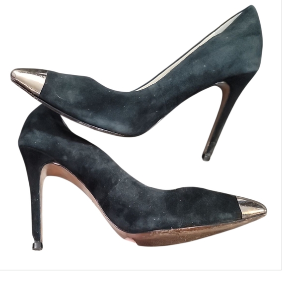 Vince Camuto vc signature Black suede Gold toe Stiletto Heels pumps 6.5 - Picture 2 of 6